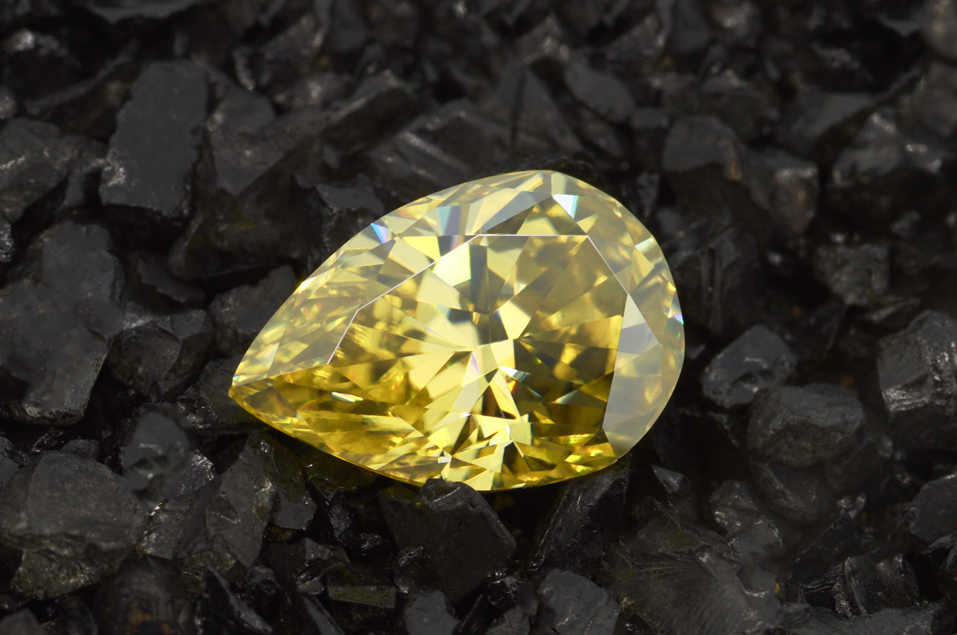 GIGAJEWE Natural Fancy Uncoated Yellow Color Pear cut Moissanite Stone