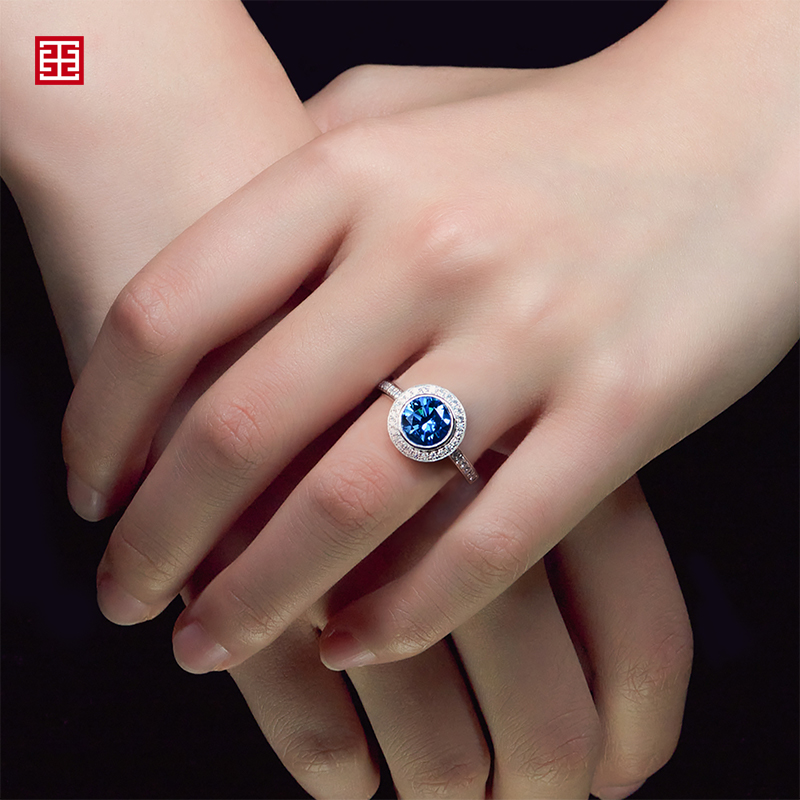 GIGAJEWE 2.0ct 8.0mm Bule Color Moissanite VVS1 Round Cut 18K White Gold Ring Jewelry Anniversary Woman Girlfriend Gift