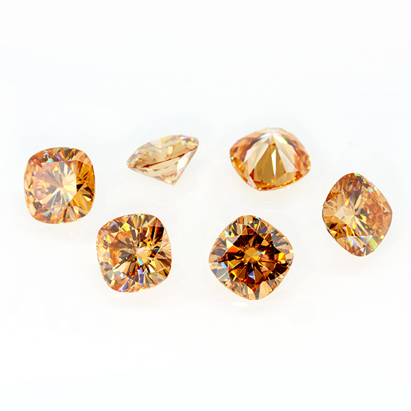 GIGAJEWE Customized Cushion Cut Golden Color VVS1 Moissanite Loose Diamond Test Passed Gemstone For Jewelry Making