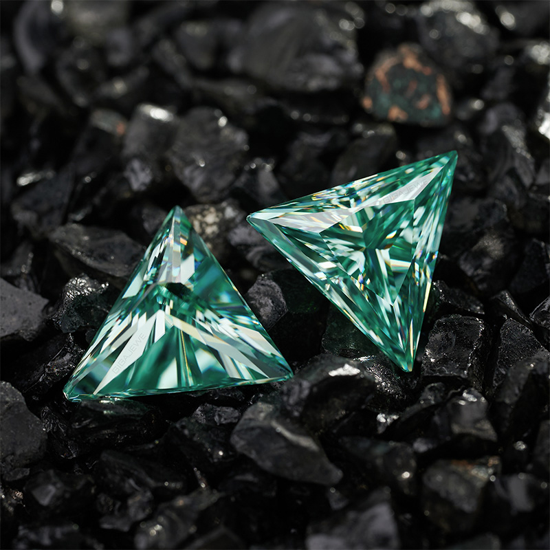 GIGAJEWE Green color Test positive Special Triangle cut moissanites loose stone with Certificate