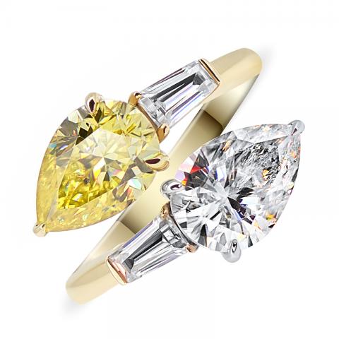 GIGAJEWE Moissanite 4.0ct 7x10mmX2Pcs Pear Cut Vivid Yellow And White D Color VVS1 18K White Gold Ring Jewelry Woman Girl Gift